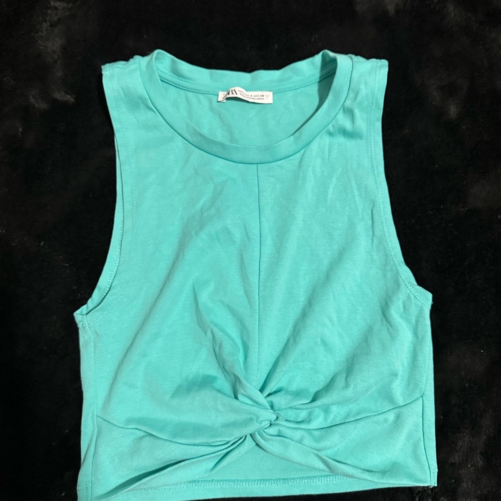 tie knot crop top